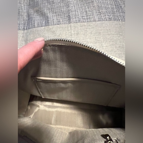 Faux Leather Look Handbag - Picture 10 of 11